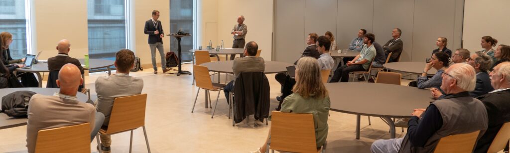 Presentatie tijdens het Scheldesymposium.